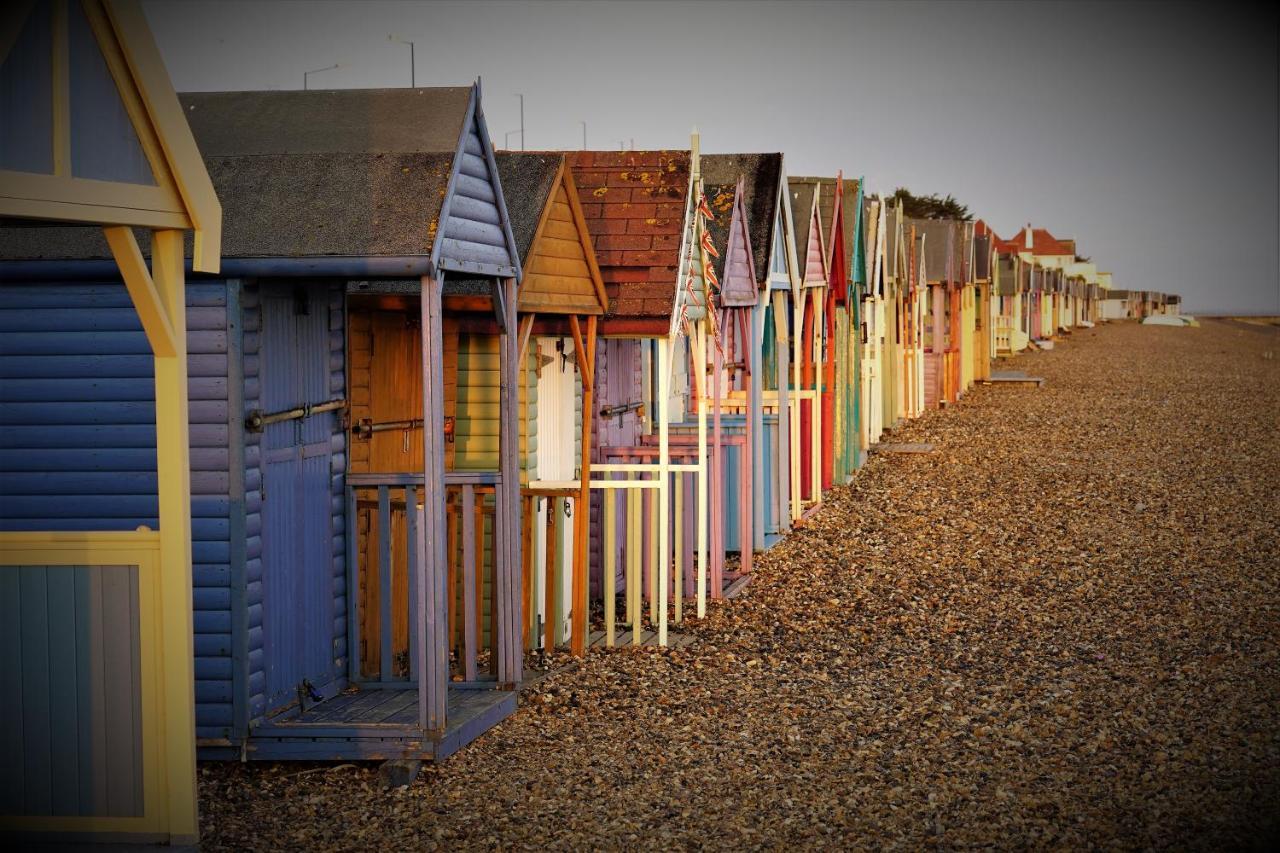 Two Bedroom Private Cottage With Private Parking Just By The Sea Herne Bay Exteriör bild