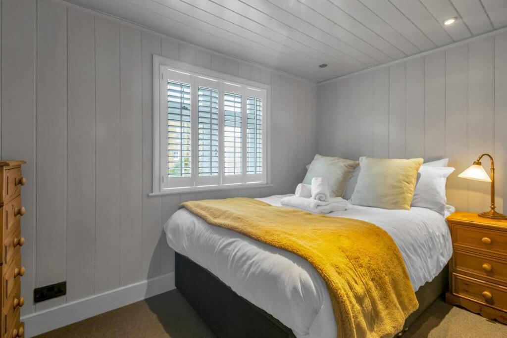 Two Bedroom Private Cottage With Private Parking Just By The Sea Herne Bay Exteriör bild