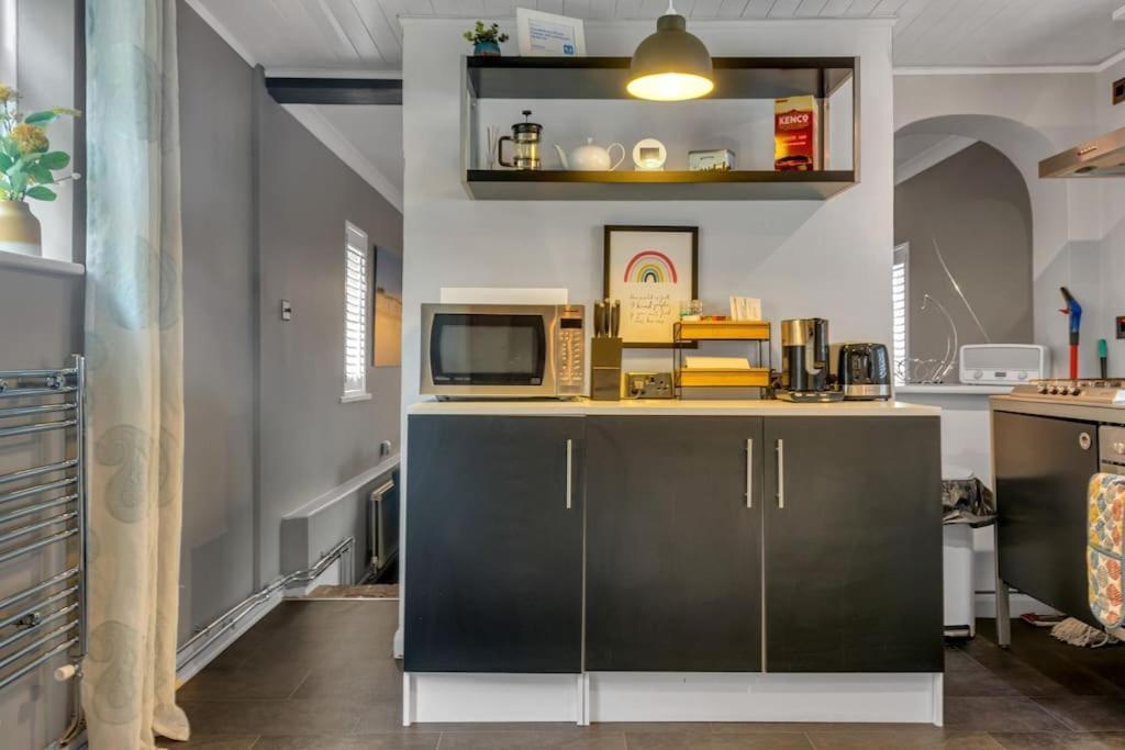 Two Bedroom Private Cottage With Private Parking Just By The Sea Herne Bay Exteriör bild