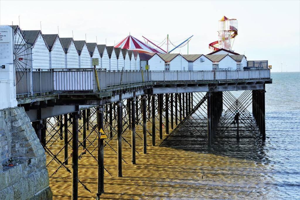 Two Bedroom Private Cottage With Private Parking Just By The Sea Herne Bay Exteriör bild